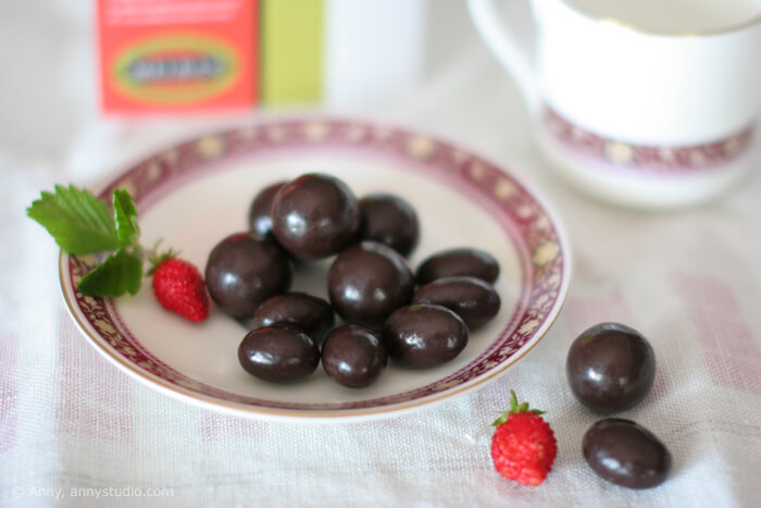 Melba's dark chocolate almonds and macadamias.