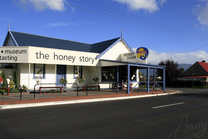 Melita Honey Farm shop, 39 Sorell Street, Chudleigh, Tasmania, Australia.